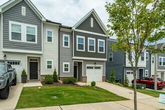 838 Oak Center Dr in Raleigh, NC - Building Photo - Building Photo