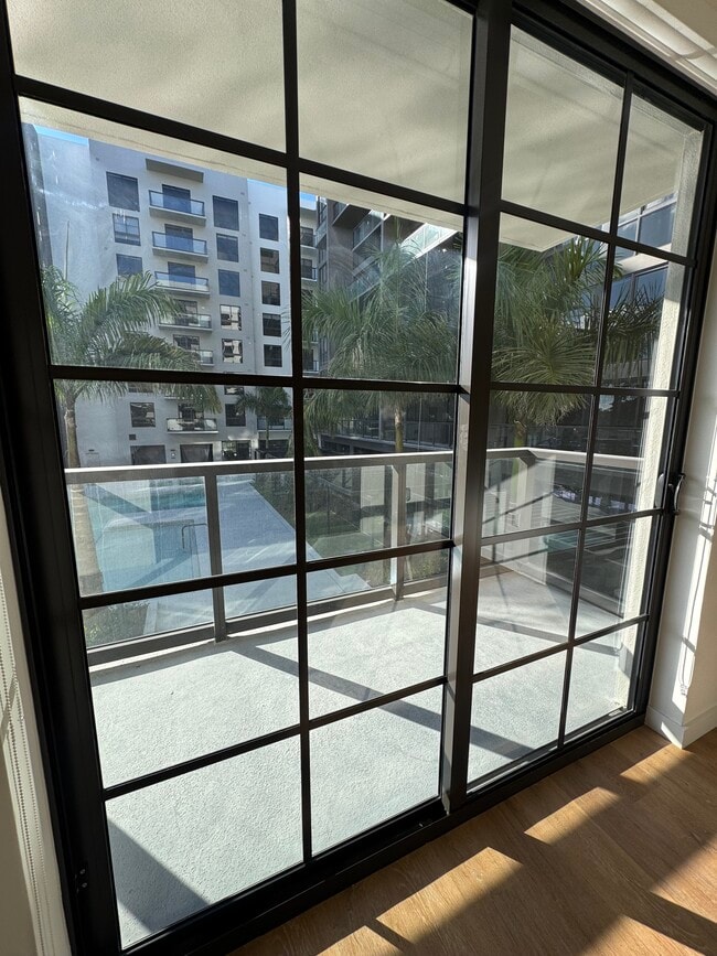 1655 NW 124th St, Unit 522 in North Miami, FL - Foto de edificio - Building Photo