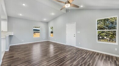 474 Ridge Haven St in Canyon Lake, TX - Foto de edificio - Building Photo