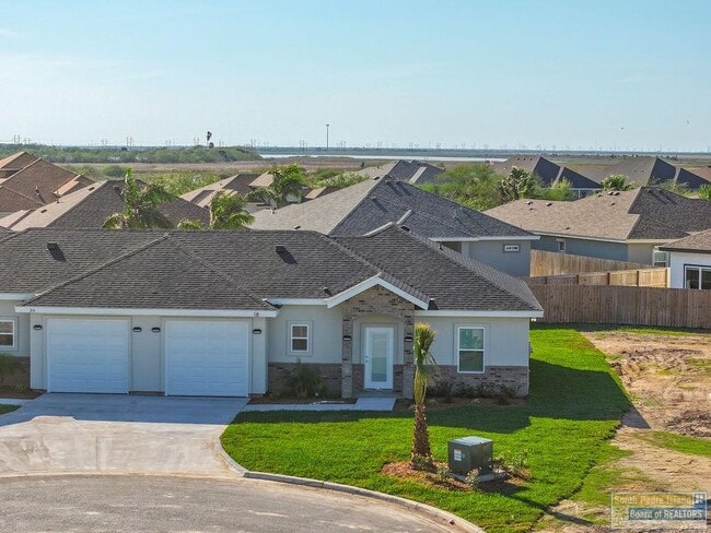 18 S Bay Hill Dr in Port Isabel, TX - Building Photo - Building Photo