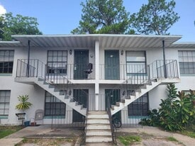 67 Deena Way in Winter Haven, FL - Building Photo