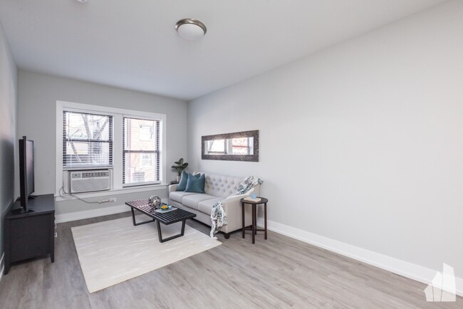 709 W Brompton Ave, Unit # 041 in Chicago, IL - Foto de edificio - Building Photo