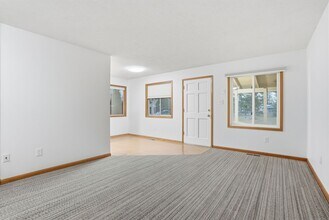 688 W Kolby Ct in Coeur d'Alene, ID - Building Photo - Building Photo