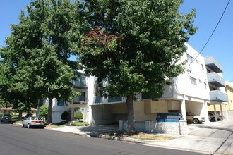 Babcock Terrace in Studio City, CA - Building Photo - Building Photo