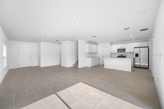 5913 Laurelcrest Gln in Palmetto, FL - Building Photo - Building Photo