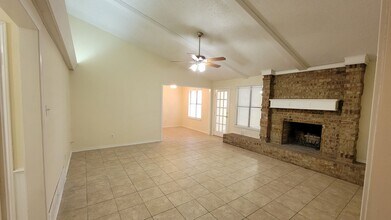 1105 Genoa Ave in Lubbock, TX - Building Photo - Building Photo