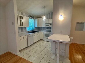 266 Scituate Ave in Cranston, RI - Building Photo - Building Photo