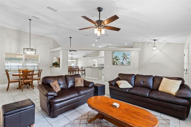 61 Farmsworth Dr in Palm Coast, FL - Building Photo - Building Photo