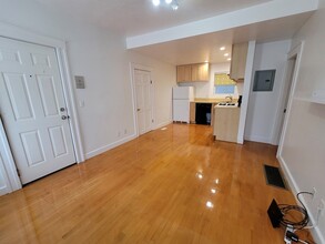 177 Otis St, Unit 2 BED Hardwood CLEAN in Cambridge, MA - Building Photo - Building Photo