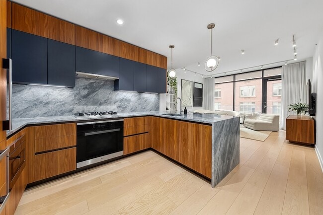 128 W 23rd St, Unit 5A in New York, NY - Building Photo - Building Photo