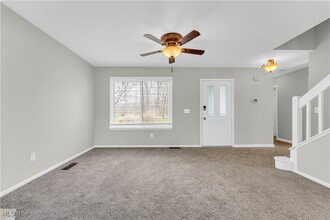 3678 Lake Ave in Aurora, OH - Building Photo - Building Photo
