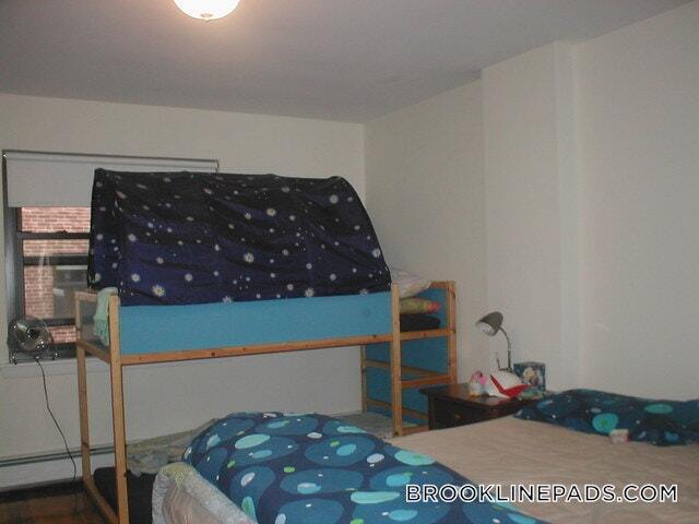 40 A Harvard Ave, Unit 2 in Brookline, MA - Building Photo - Building Photo