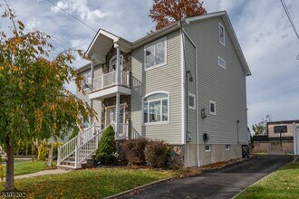 27 Evergreen Ave in Nutley, NJ - Building Photo - Building Photo
