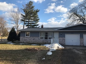 5526-5526 N Cook St in McFarland, WI - Building Photo