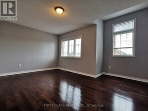 279 River Ridge Blvd in Aurora, ON - Building Photo - Building Photo