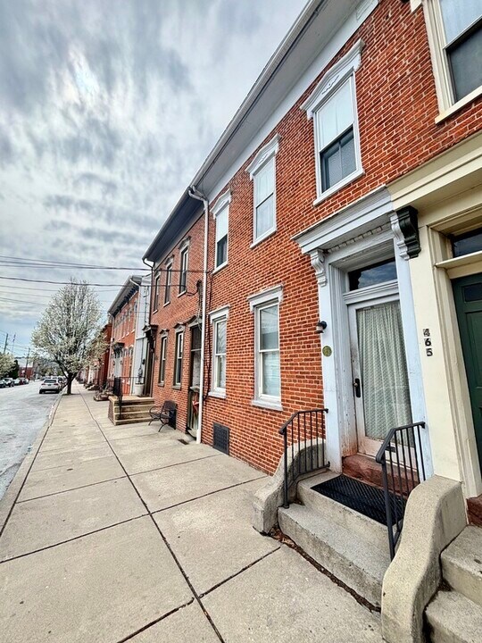 463 Walnut St in Columbia, PA - Building Photo