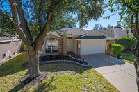 32311 Summer Park Ln in Conroe, TX - Foto de edificio - Building Photo