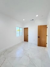 604 S Vicki Ln in Anaheim, CA - Building Photo - Building Photo