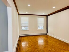 69 W 39th St in Bayonne, NJ - Building Photo - Building Photo