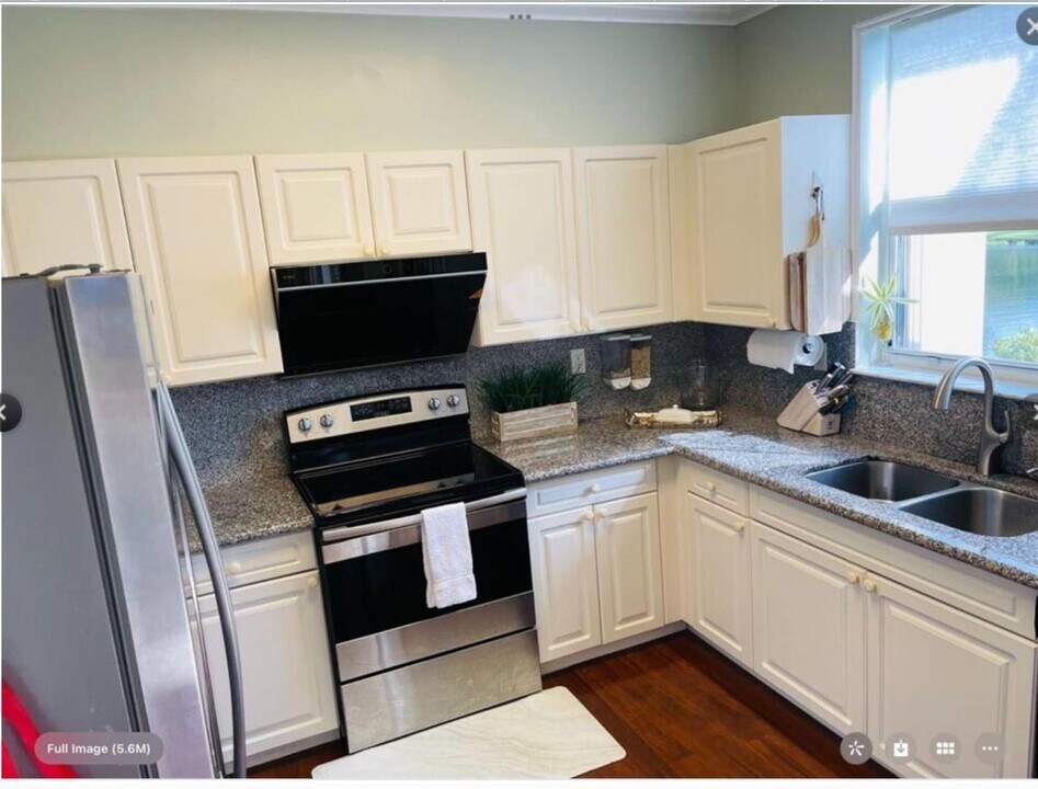 118 Riverwalk Cir in Sunrise, FL - Building Photo