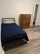 220 Avondale Rd in Portsmouth, VA - Foto de edificio - Building Photo