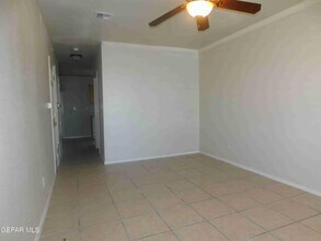 10051 Railroad Dr in El Paso, TX - Building Photo - Building Photo