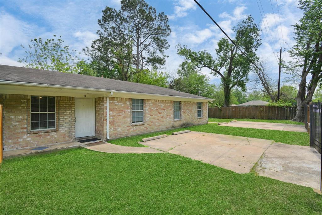 8622 Elbert St in Houston, TX - Building Photo