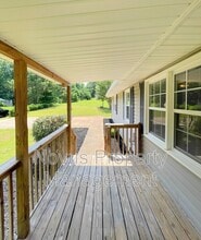 271 Castleman Rd in Carrollton, GA - Building Photo - Building Photo