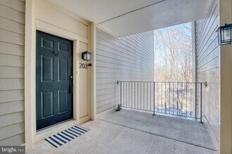 119 Timberbrook Ln-Unit -202 in Gaithersburg, MD - Building Photo - Building Photo