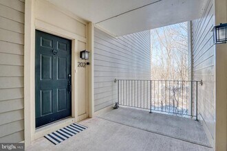 119 Timberbrook Ln in Gaithersburg, MD - Building Photo - Building Photo