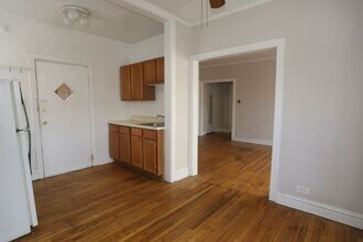 6265 W Cornelia Ave in Chicago, IL - Building Photo - Building Photo