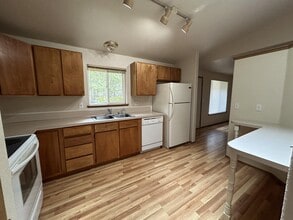 82 Pine Park Ln in Shelton, WA - Building Photo - Building Photo