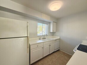 2744 Hidden Lake Blvd in Sarasota, FL - Building Photo - Building Photo