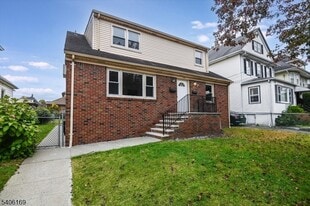 13 Knapp Ave in Clifton, NJ - Building Photo