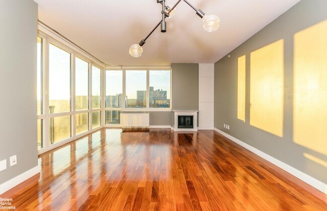 640 W 237th St, Unit 8B in Bronx, NY - Building Photo - Building Photo