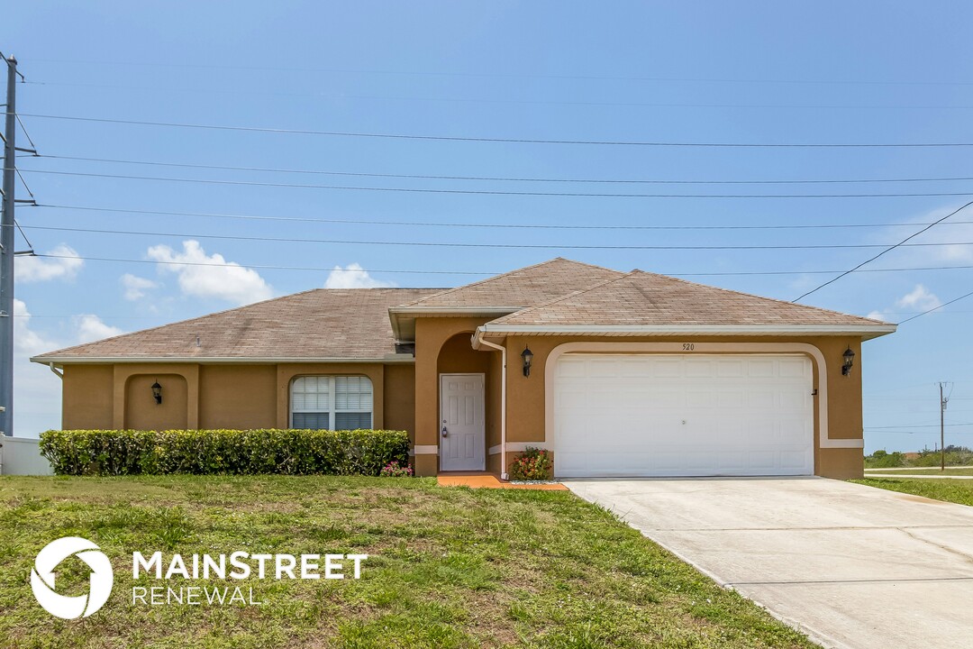 520 NW 24th Ave in Cape Coral, FL - Building Photo