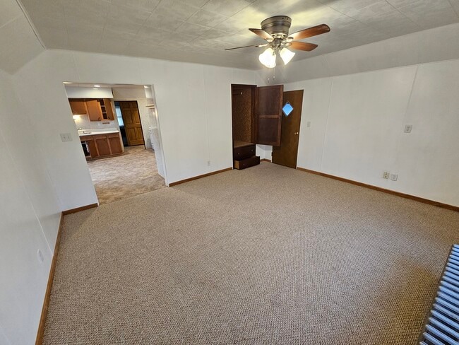 802 W 11th Ave, Unit 802A in Oshkosh, WI - Building Photo - Building Photo