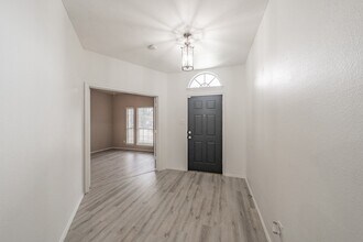 3232 Florian Ln in Fort Worth, TX - Foto de edificio - Building Photo