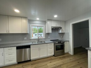 1-148 1/2 Winema Way in Medford, OR - Building Photo - Building Photo