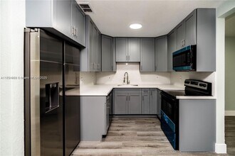 8110 SW 4th Pl in North Lauderdale, FL - Building Photo - Building Photo