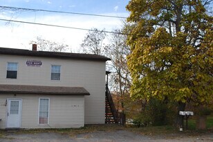 8 Dobbs St, Unit A in Morgantown, WV - Building Photo
