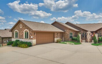 201 Bessie Price Owen Dr in Montgomery, TX - Building Photo - Building Photo