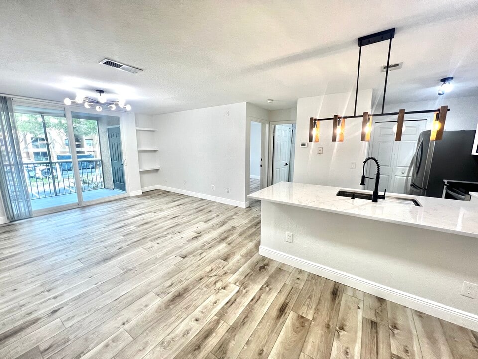 7618 Pissarro Dr, Unit 15205 in Orlando, FL - Building Photo