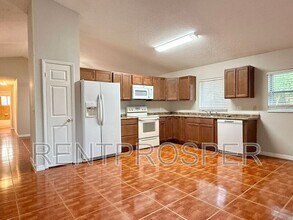 2310 Pebble Ct in Orlando, FL - Building Photo - Building Photo