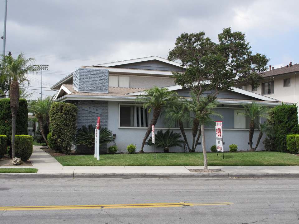 8610 E 5th St in Downey, CA - Building Photo