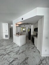 3245 NE 184th St, Unit 13208 in North Miami Beach, FL - Foto de edificio - Building Photo