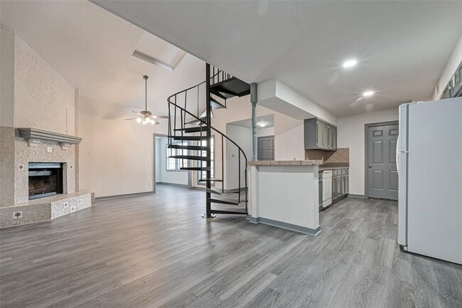 940 Somercotes Ln in Channelview, TX - Foto de edificio - Building Photo