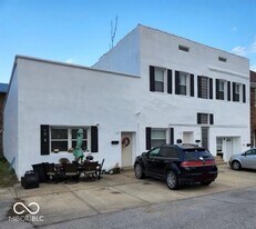 106 S Market St in Thorntown, IN - Building Photo