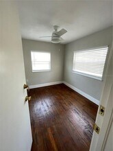 4950 45th Ave N in St. Petersburg, FL - Building Photo - Building Photo