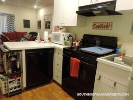 550 E 3rd St, Unit 1 in Boston, MA - Building Photo